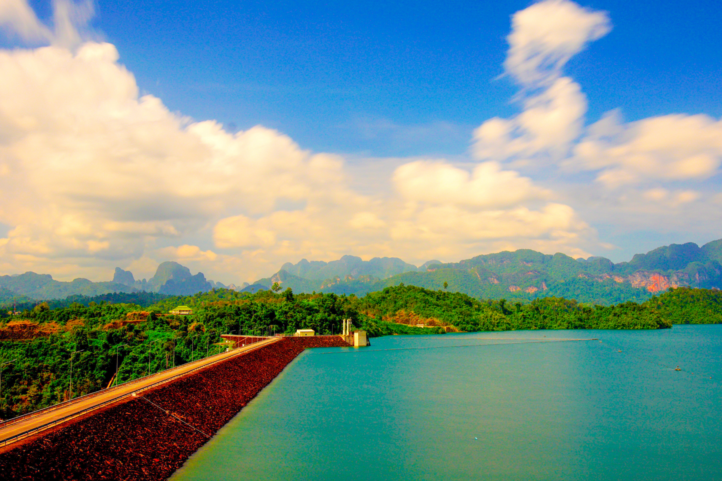 cheow larn lake, surat thani.webp
